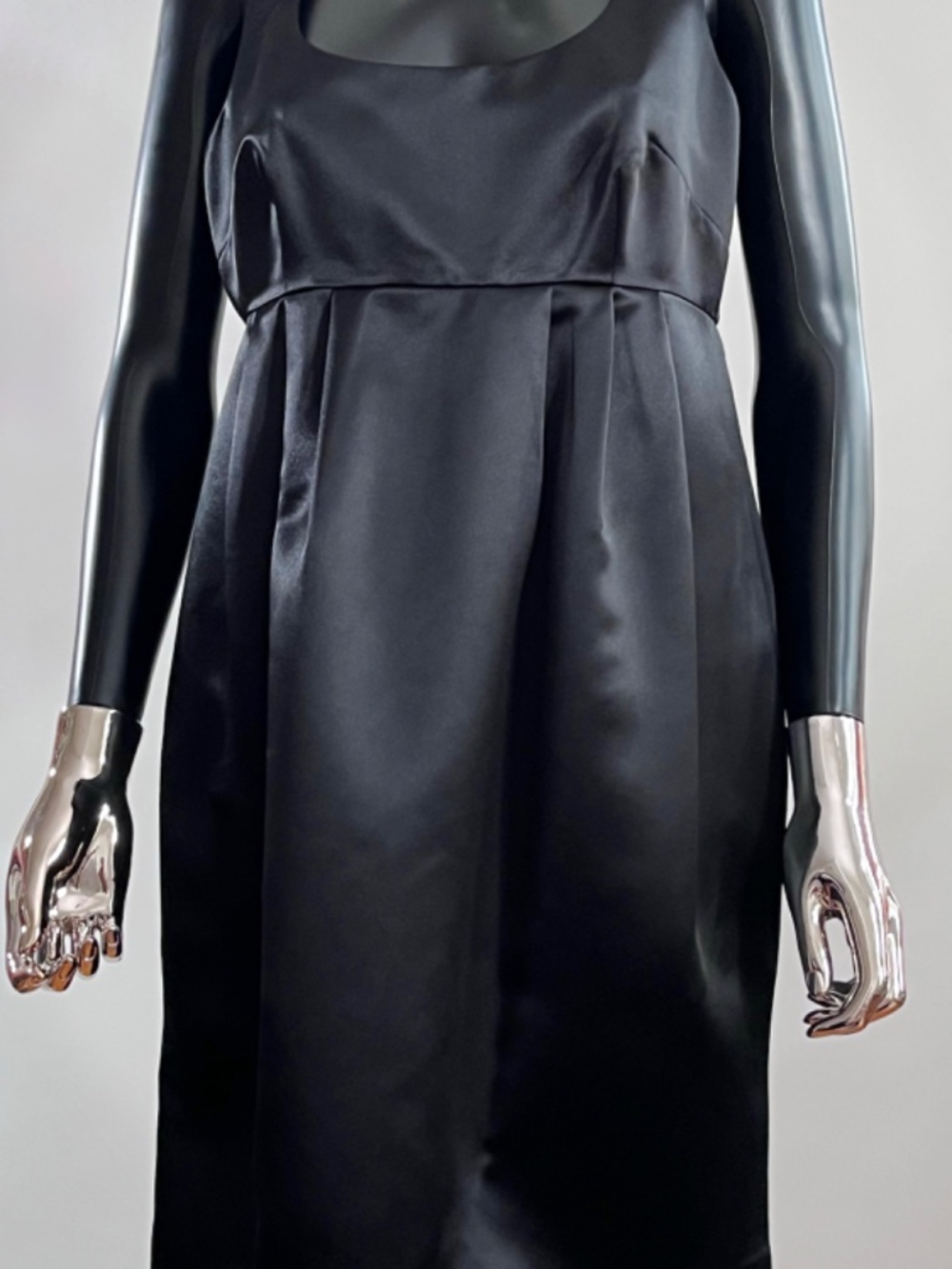 MICHAEL KORS Black Satin Empire Waist Cocktail Dress Black Sleeveless Size 10